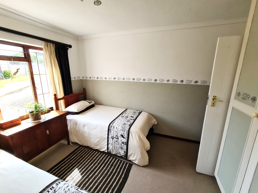 6 Bedroom Property for Sale in Noorsekloof Eastern Cape